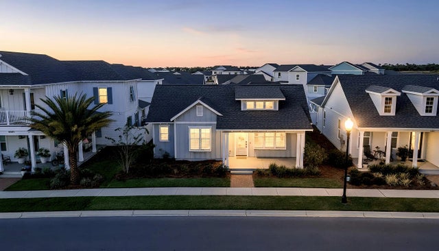 Photo of Listing #989426