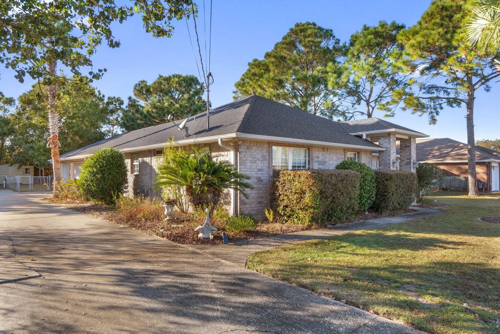 2061 Bahama Drive, Navarre