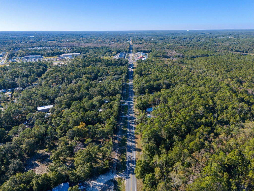 13 of 17 - 00 Fl-20, Freeport, FL