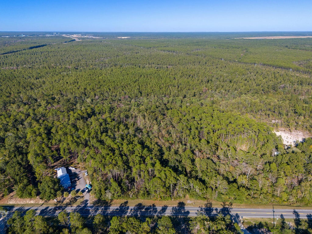 4 of 17 - 00 Fl-20, Freeport, FL