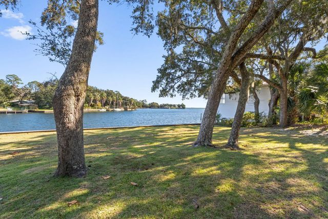 Photo of Listing #989728