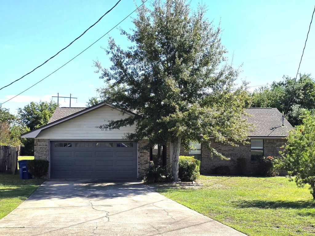 822 Jeremy Lane, Panama City