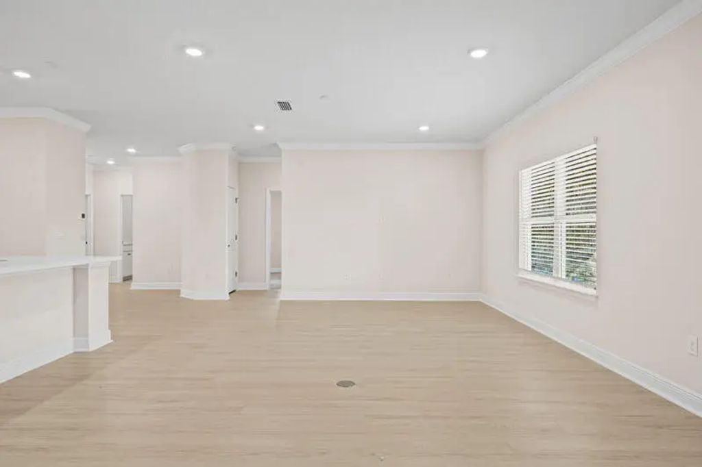 10 of 40 - 961 N Coastal Breeze Drive, Freeport, FL