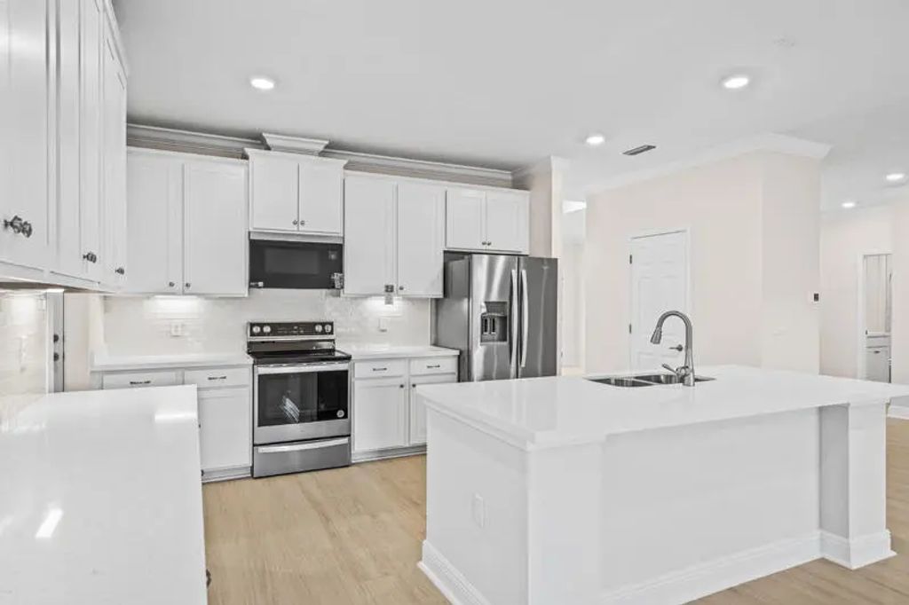 11 of 40 - 961 N Coastal Breeze Drive, Freeport, FL