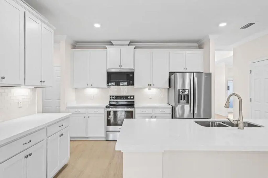 12 of 40 - 961 N Coastal Breeze Drive, Freeport, FL