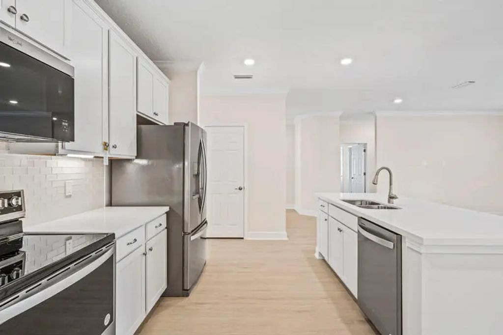 15 of 40 - 961 N Coastal Breeze Drive, Freeport, FL