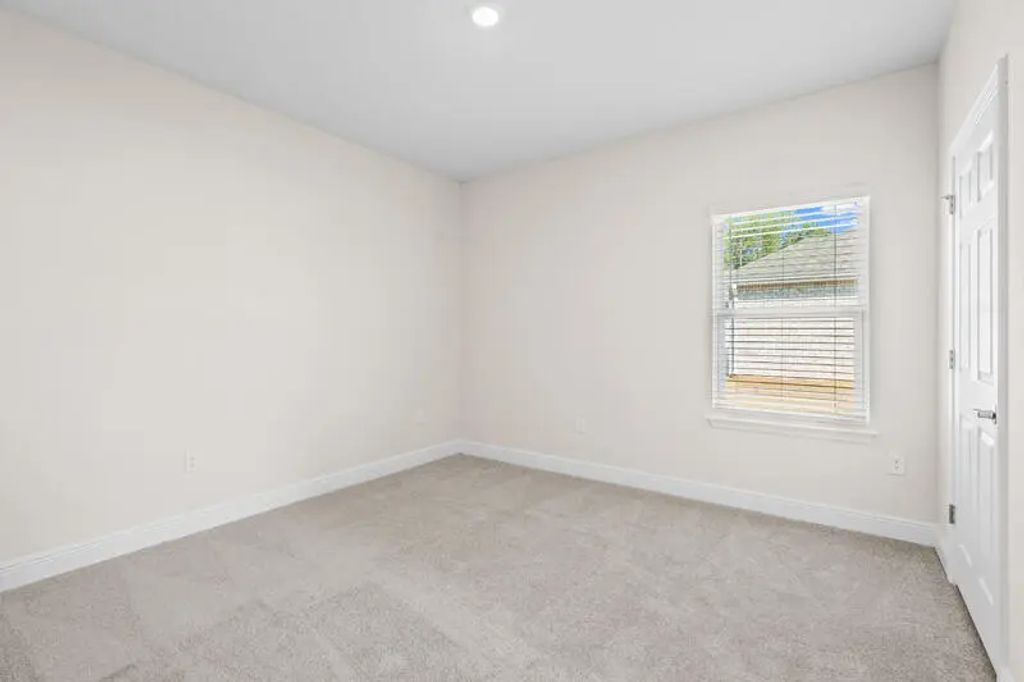 26 of 40 - 961 N Coastal Breeze Drive, Freeport, FL