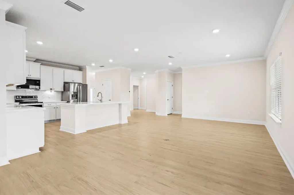 9 of 40 - 961 N Coastal Breeze Drive, Freeport, FL