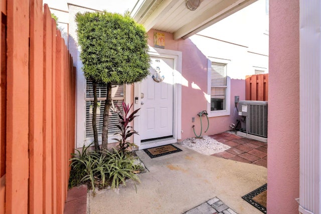 Photo of Listing #990101