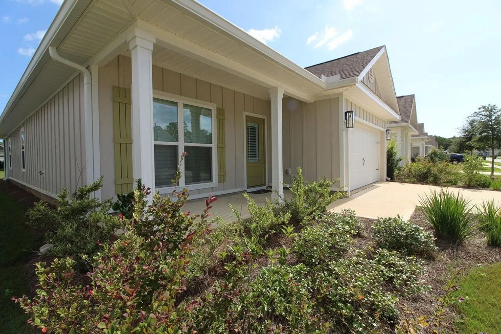 454 Lightning Bug Lane, Freeport