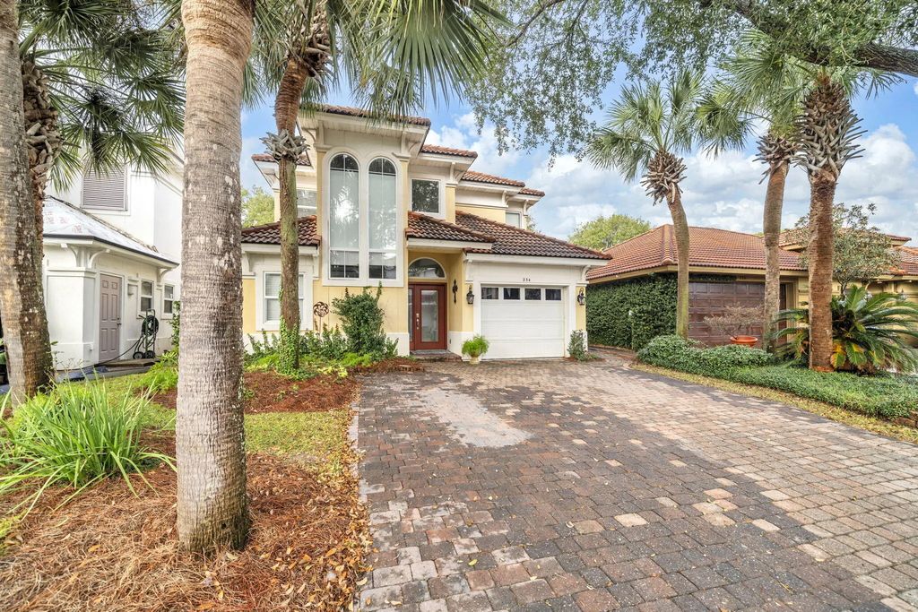 234 Calusa Boulevard, Destin