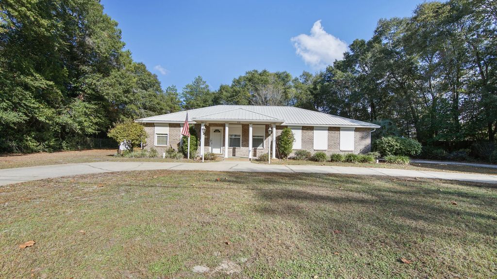 314 Lakeview Drive, DeFuniak Springs