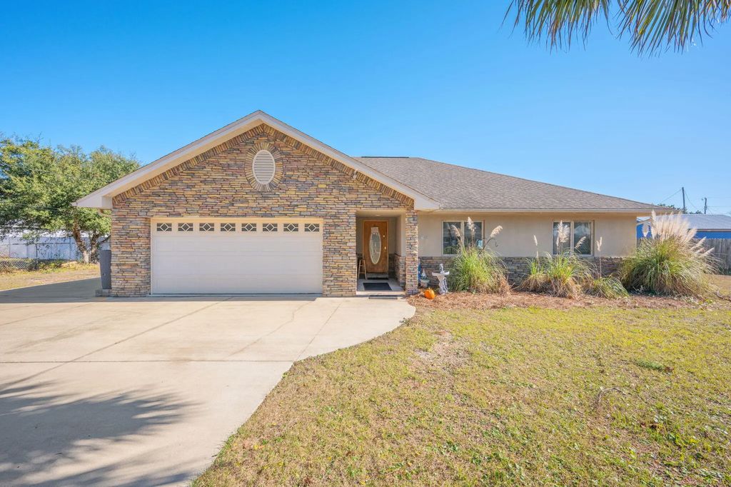 2524 Lincoln Road, Navarre