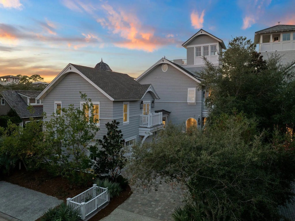 15 Signal Court, Watersound