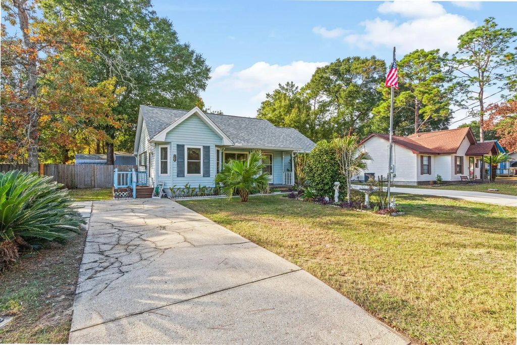 144 Oak Terrace Drive, Crestview