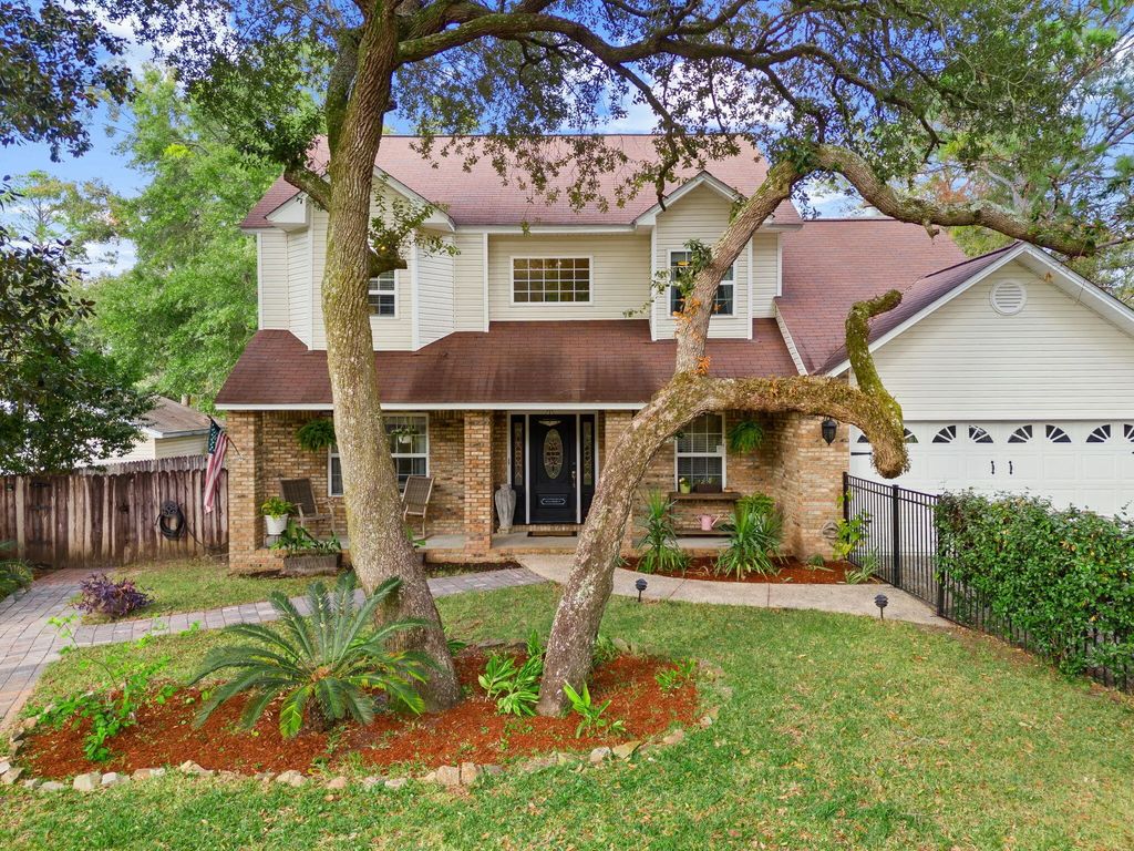 110 Rodney Drive, Freeport