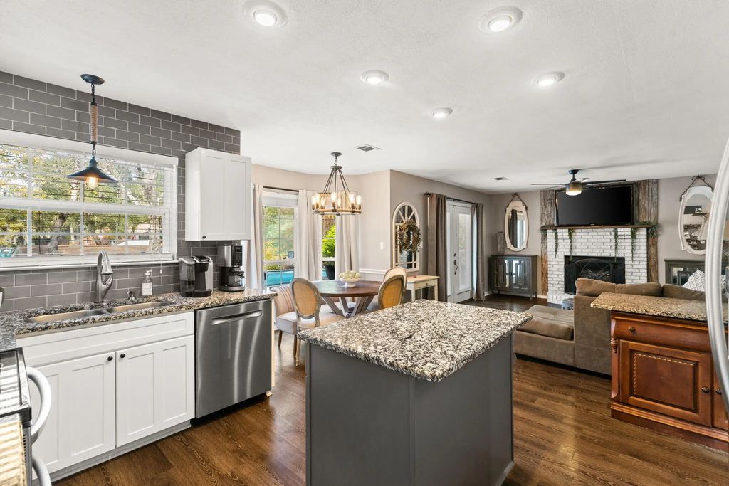 15 of 58 - 110 Rodney Drive, Freeport, FL
