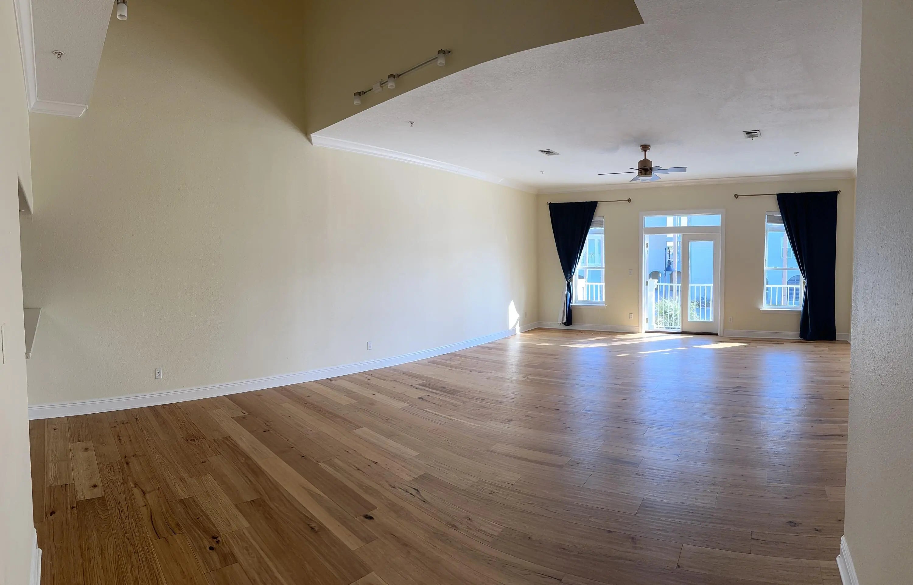 Photo of Listing #990314