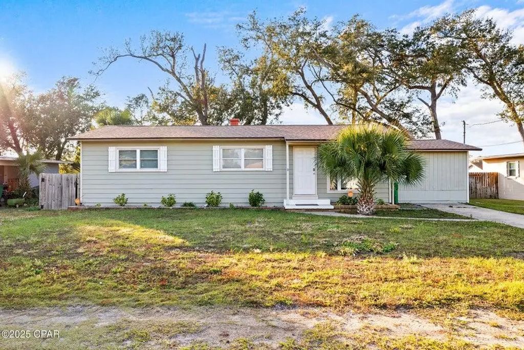 522 Shade Street, Panama City