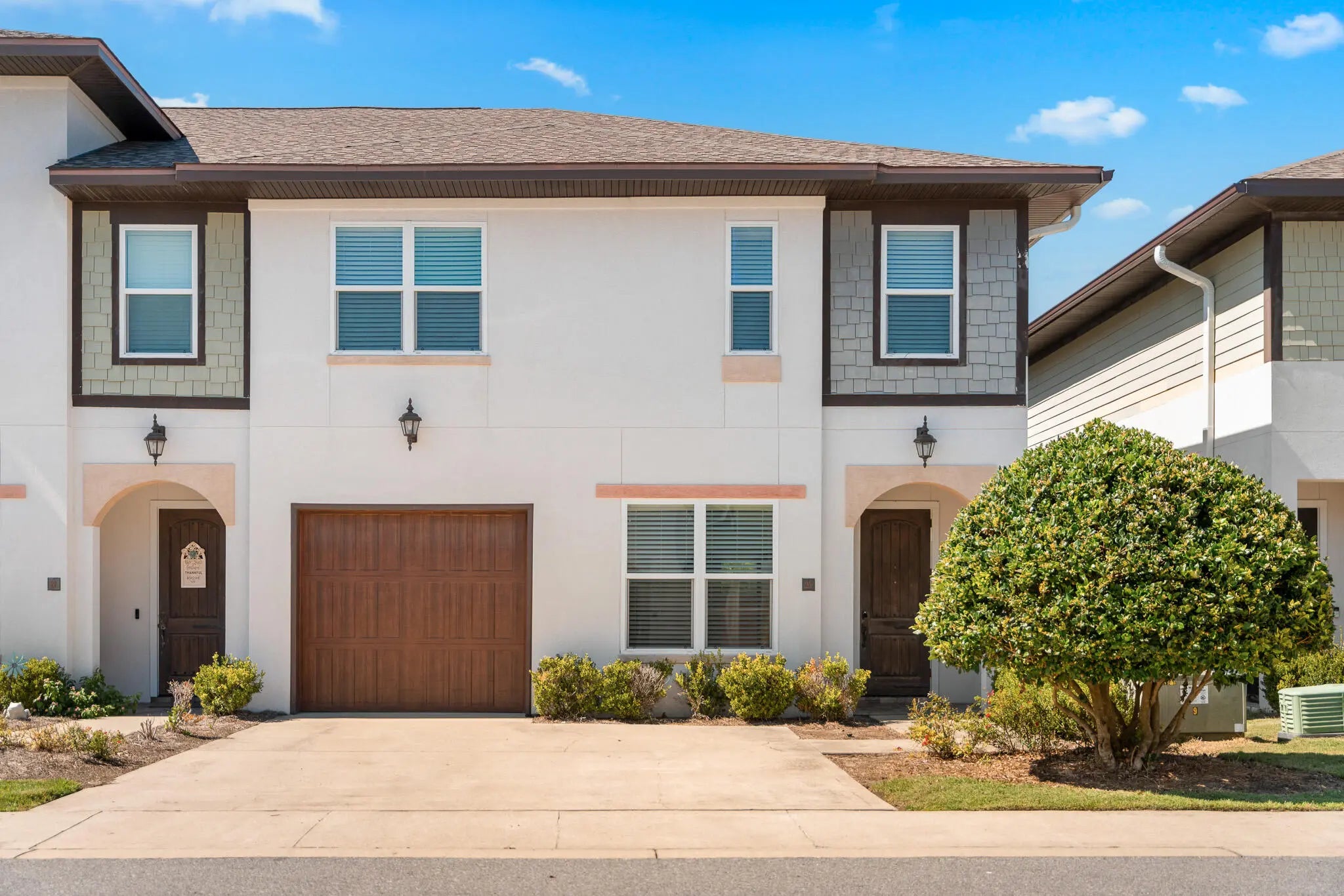 Photo of Listing #990469