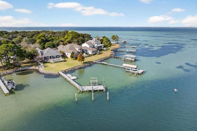 901 Peacocks Point Drive, Destin