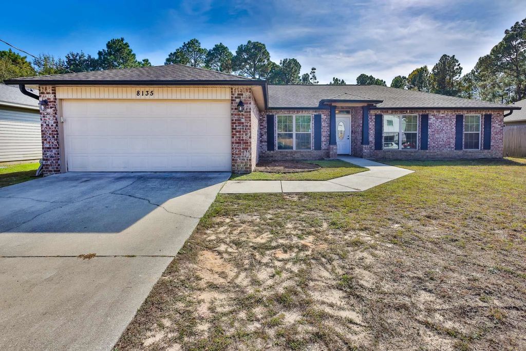 8135 Mercado Street, Navarre