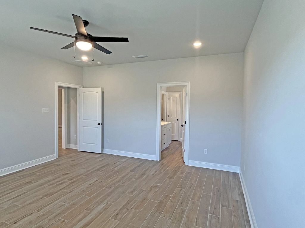 12 of 31 - 303 E Tweet Street, Freeport, FL
