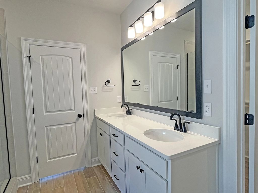 13 of 31 - 303 E Tweet Street, Freeport, FL