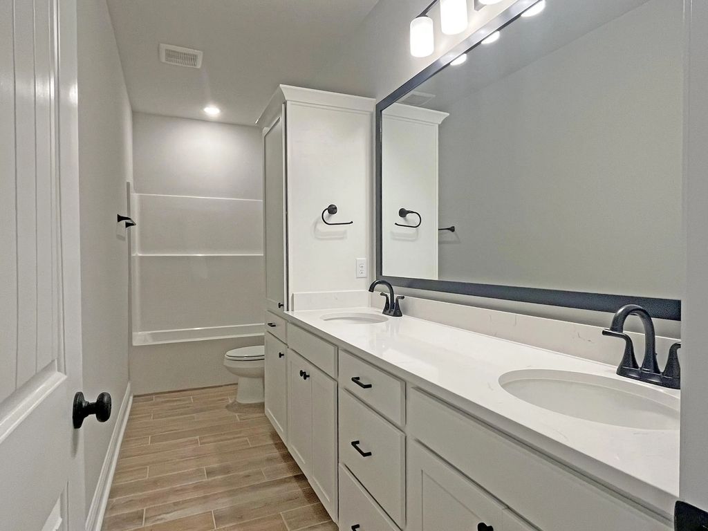 24 of 31 - 303 E Tweet Street, Freeport, FL