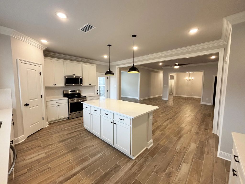 3 of 31 - 303 E Tweet Street, Freeport, FL