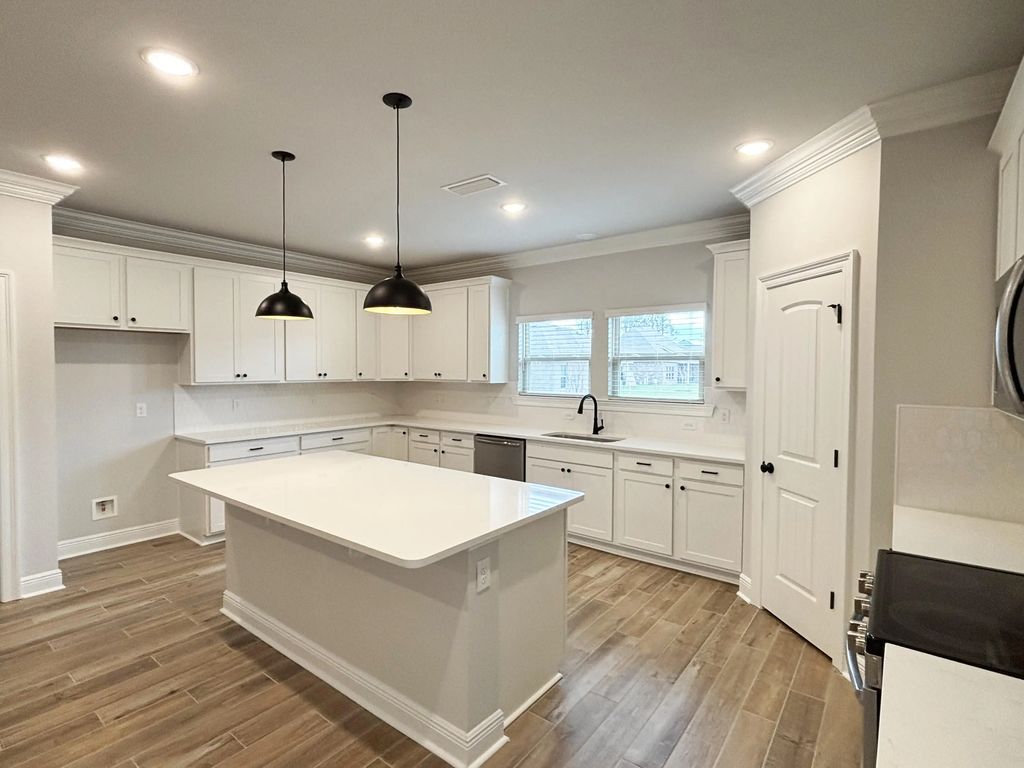 5 of 31 - 303 E Tweet Street, Freeport, FL