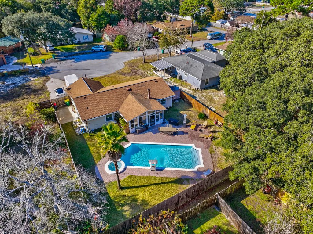 353 Lisette Court, Fort Walton Beach
