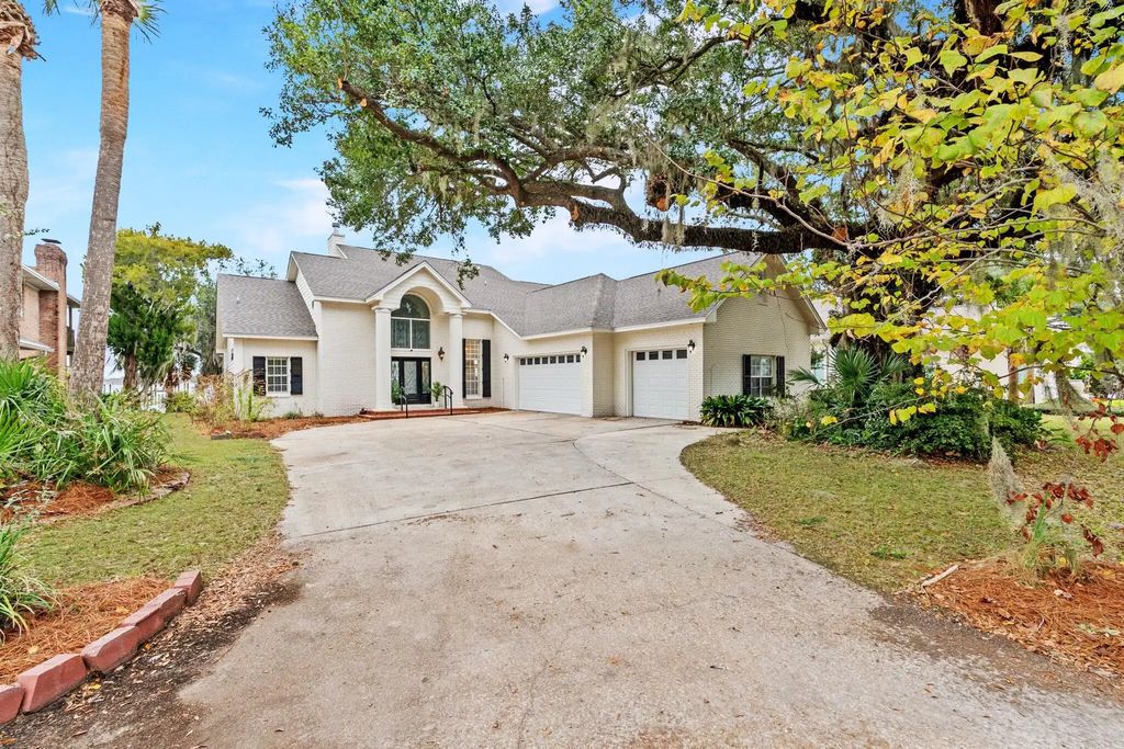 101 Harbour Pointe Drive, Lynn Haven