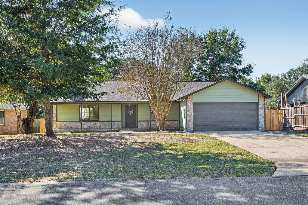 932 Ridgewood Way, Niceville