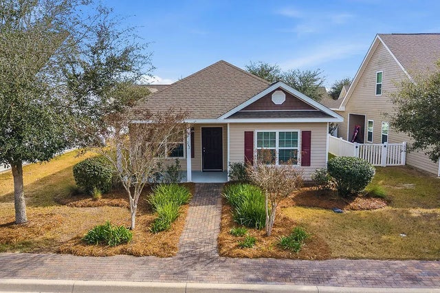 242 Cornelia Street, Freeport