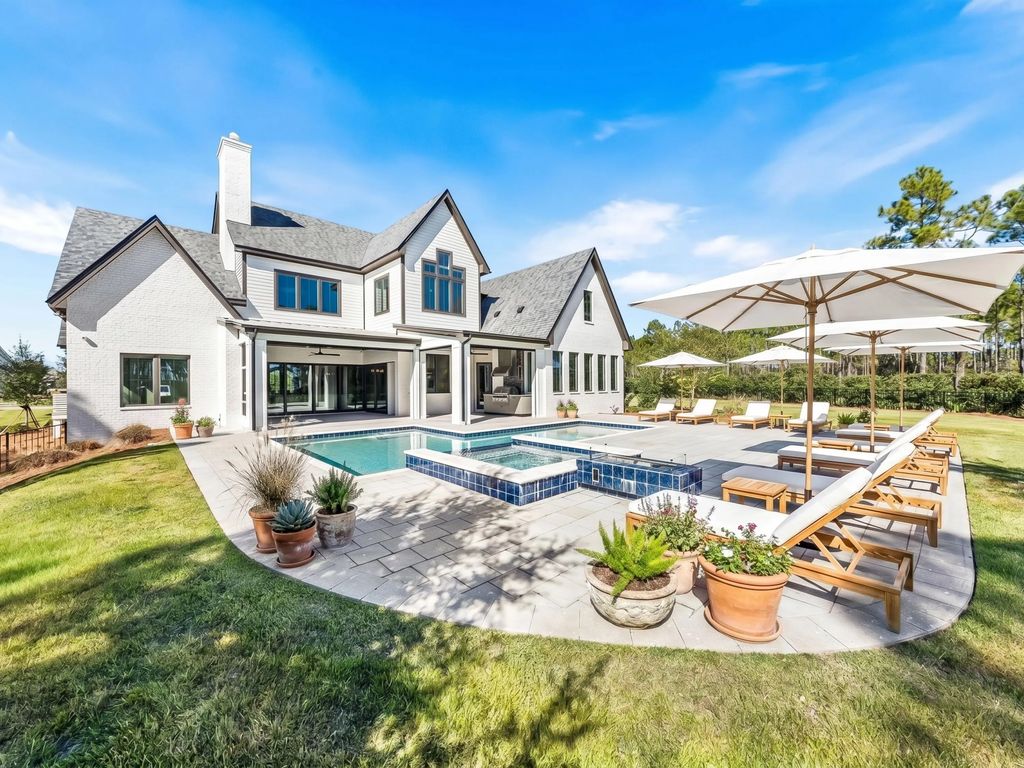 172 Norman Court, Watersound