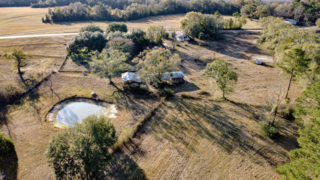 5723 State Highway 2, Westville