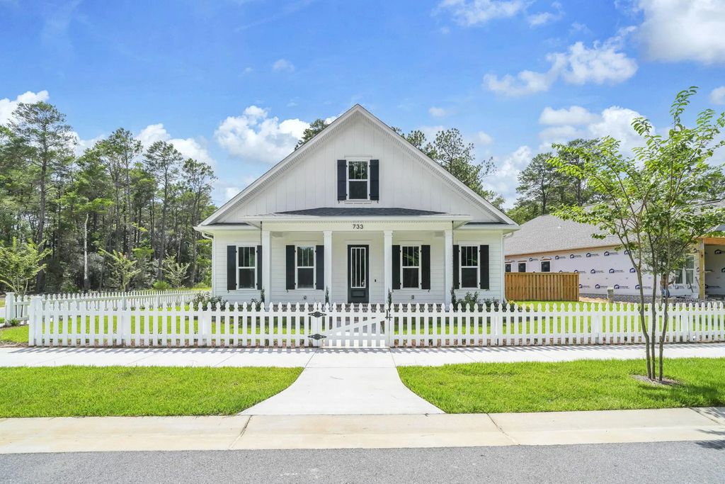 733 Reindeer Road, Niceville