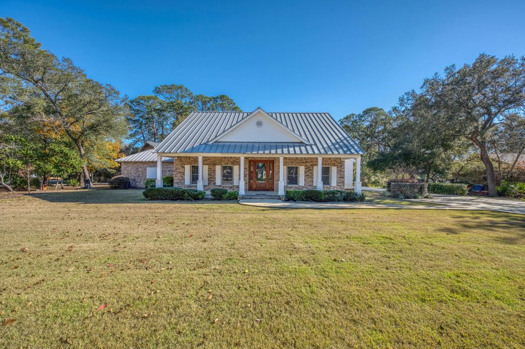 801 Weeden Island Drive, Niceville