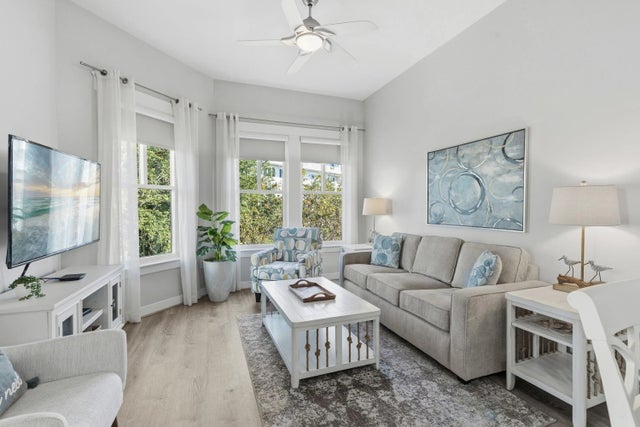 Photo of Listing #991293