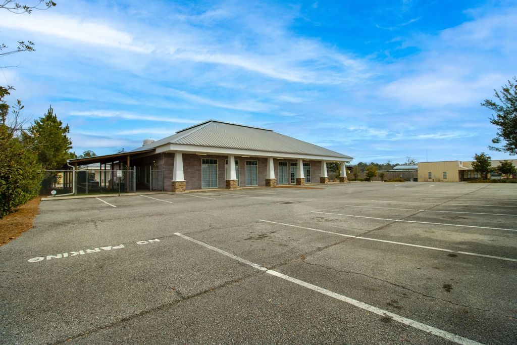 19 of 73 - 15167 Us-331, Freeport, FL