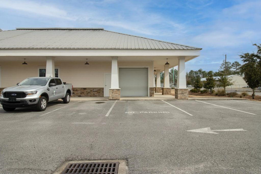 27 of 73 - 15167 Us-331, Freeport, FL