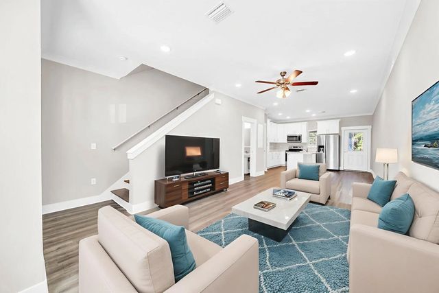 Photo of Listing #991365