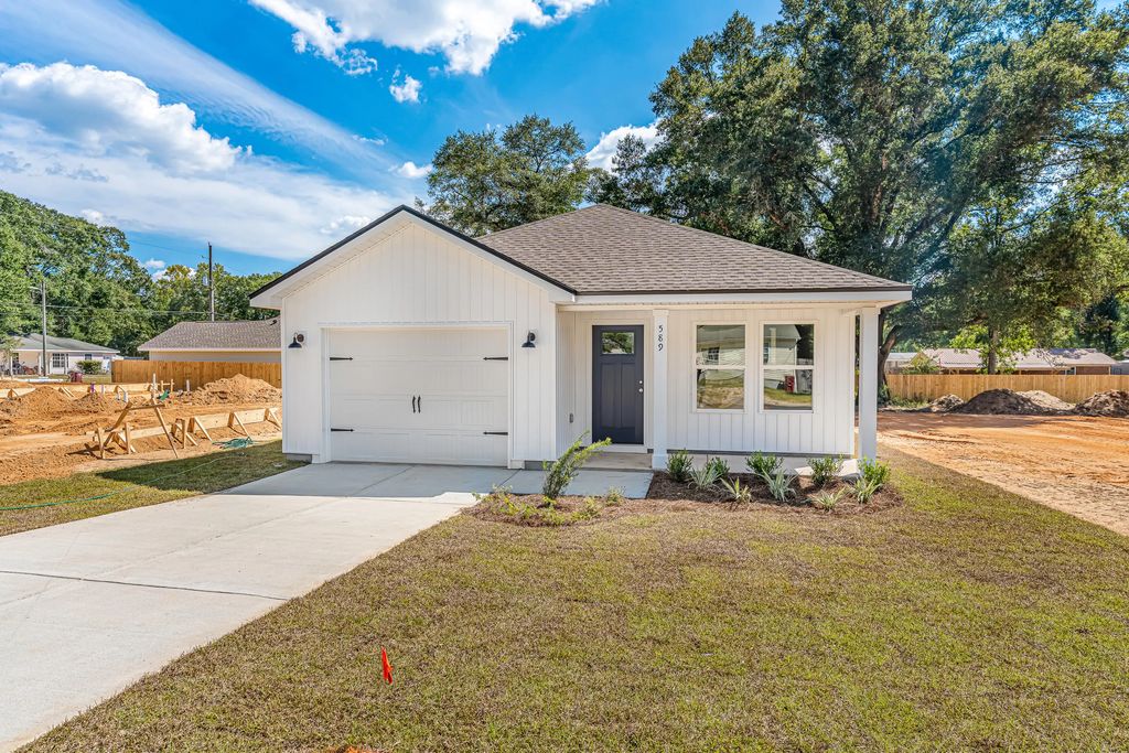 577 Brock Avenue, Crestview