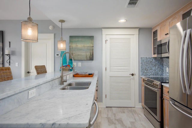 Photo of Listing #992488