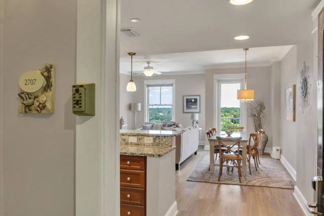 Photo of Listing #992497