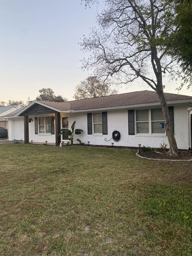 Photo of Listing #991798