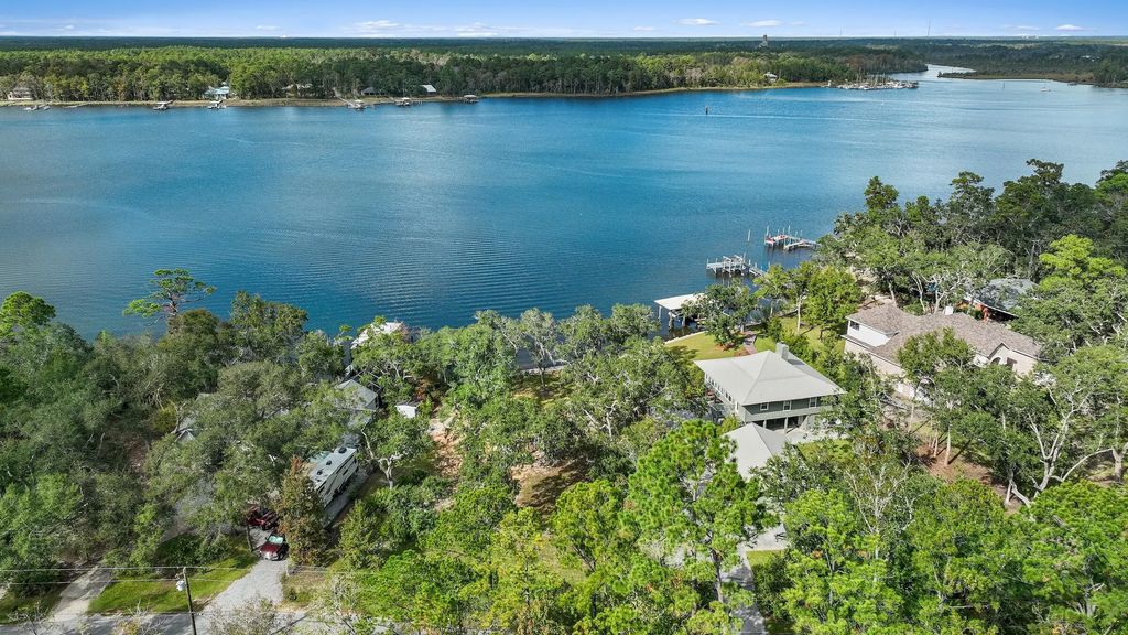 5 of 11 - 448 Holly Point Road, Freeport, FL