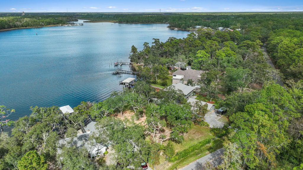 6 of 11 - 448 Holly Point Road, Freeport, FL