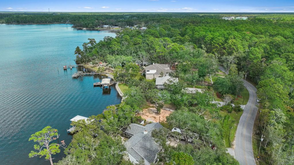 7 of 11 - 448 Holly Point Road, Freeport, FL